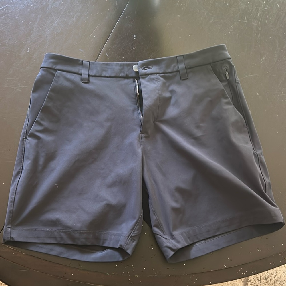 lululemon Commission Shorts size 31. 7” inseam in Obsidian (charcoal grey)